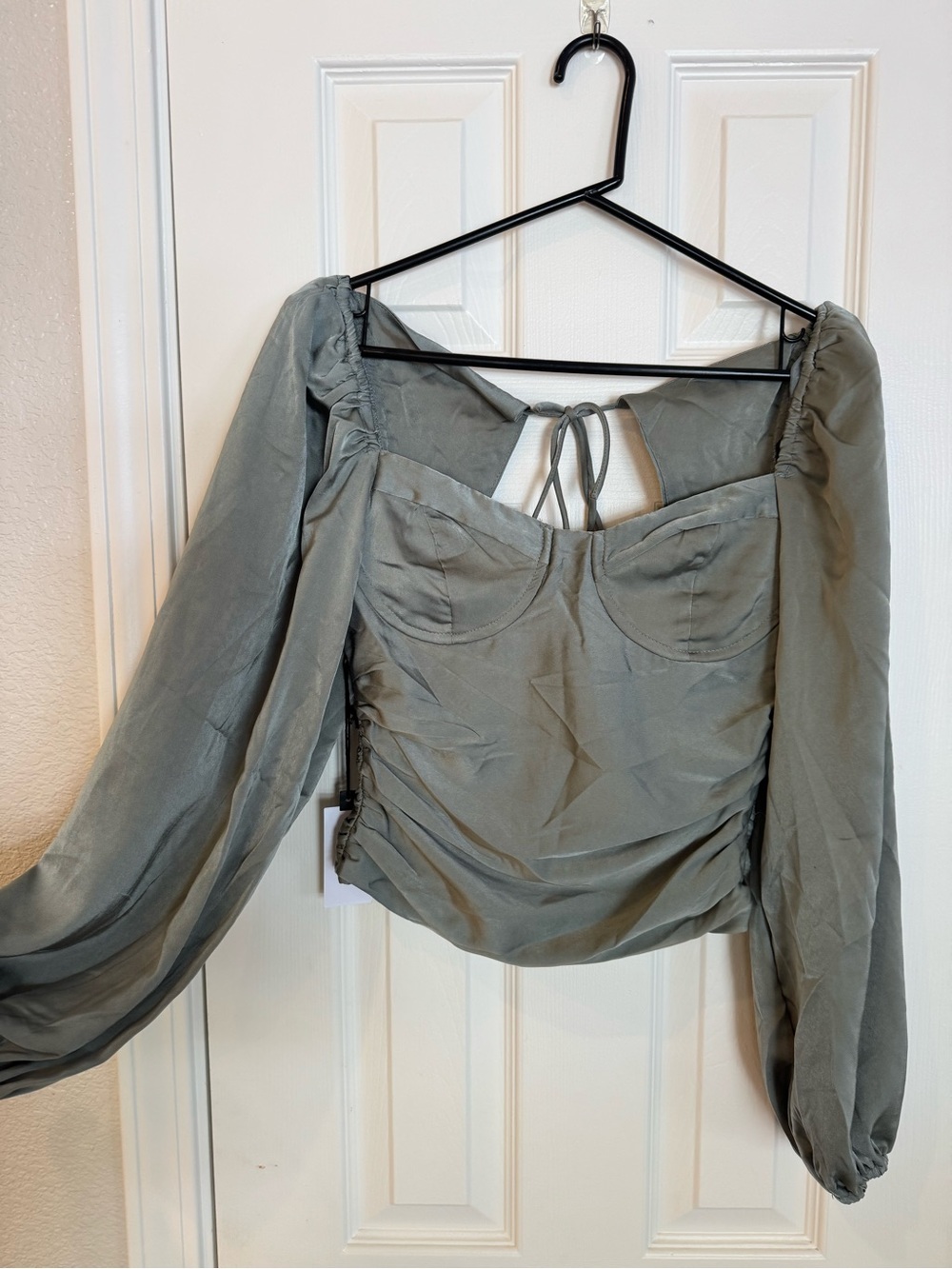 Astr Sage Long Puff-Sleeve Sweetheart Bustier Top - Women - Picture 6 of 6